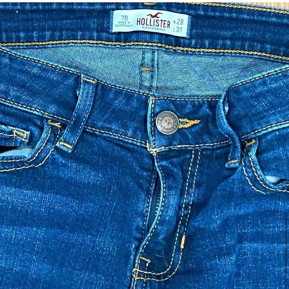 Hollister Jeans Size 7 Regular in Juniors Blue in Color - Picture 4 of 4